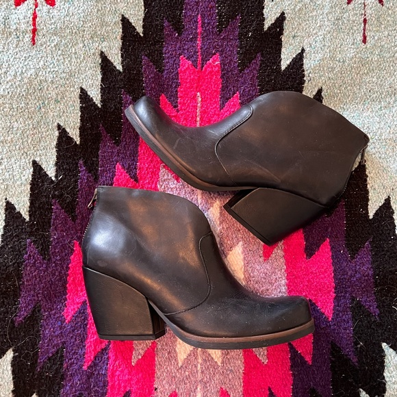 KORKS Chunky Heel Booty - Picture 3 of 4